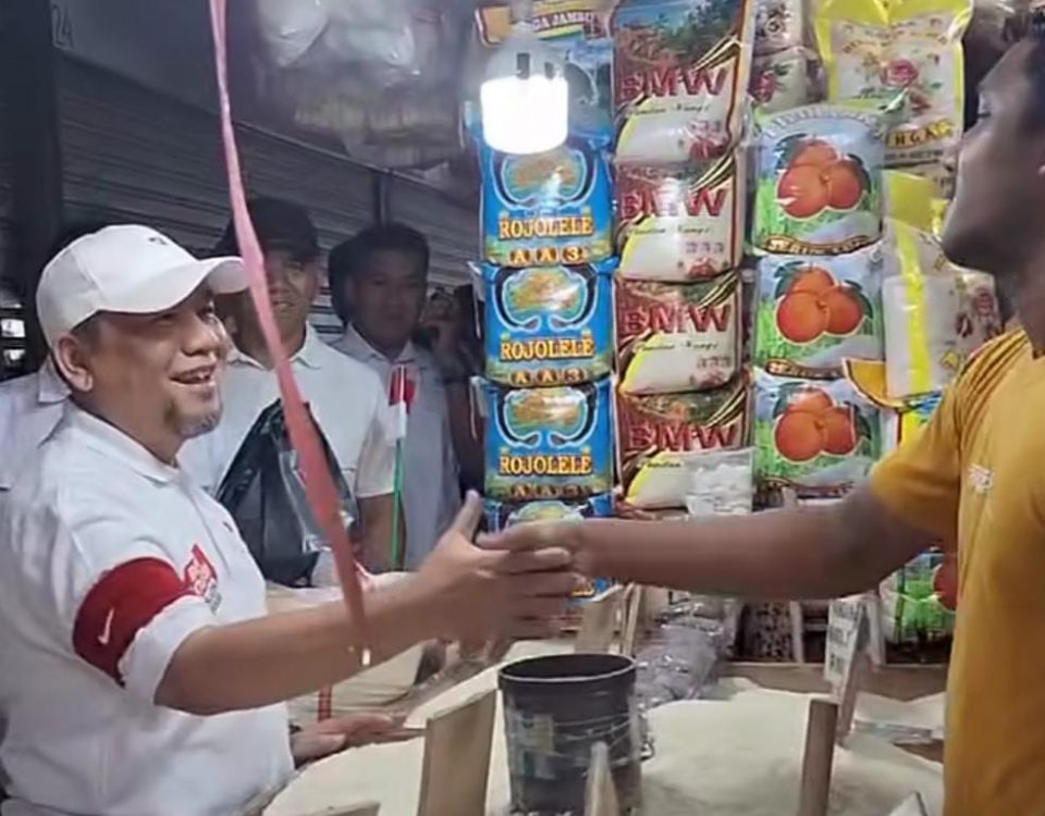 Calon Wali Kota Bekasi Heri Koswara Lakukan Giat Pagi Pasar Kranji