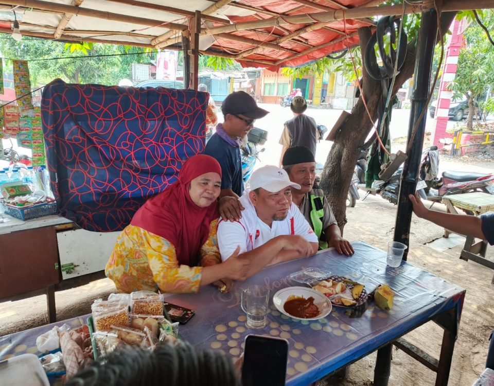 Bang Heri Kongkow di Warkop Berdialog dengan Warga Bekasi